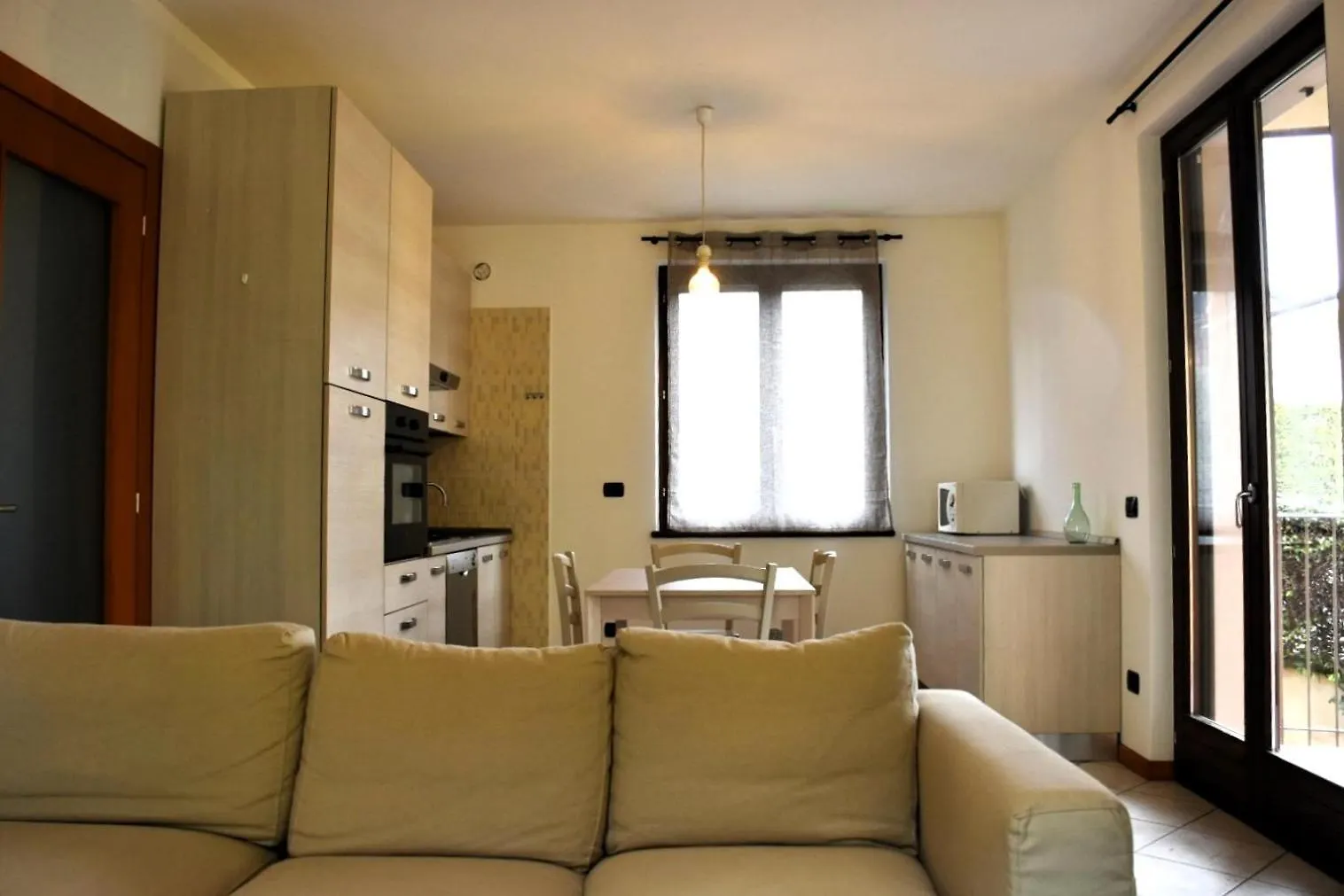 Casa Apollonia - Holiday Rental In Garda 0*, Garda (Verona) Italy